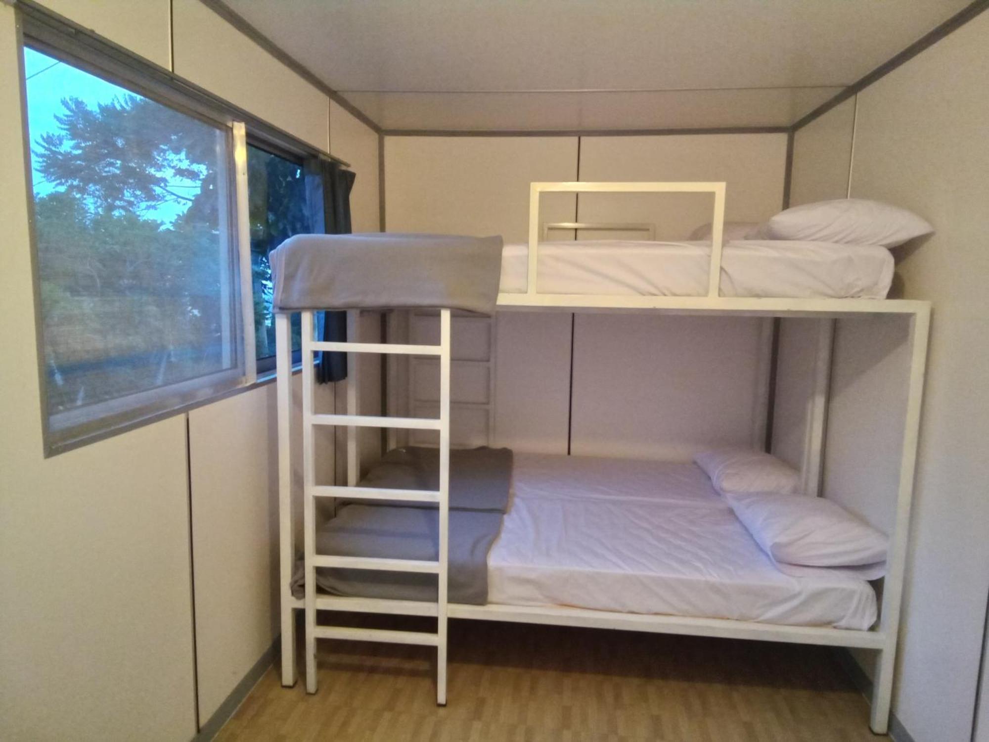 Hotel Bukit Pinus Tegalharendong Buitenkant foto